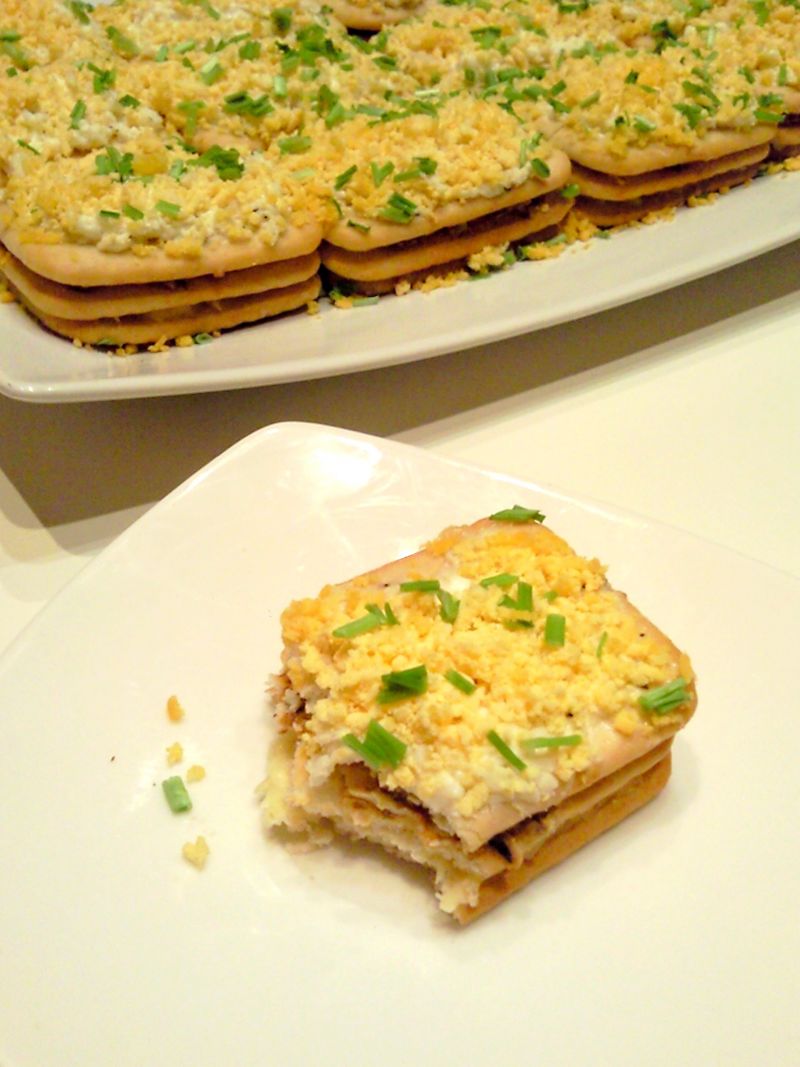 Smaczna sałatka na krakersach