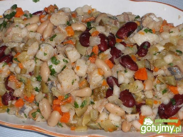 Smaczna sałatka śledziowa