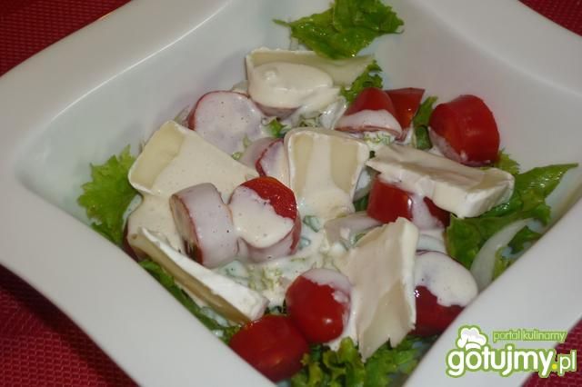 Smaczna sałatka z serem pleśniowym Smaczna sałatka z serem pleśniowym