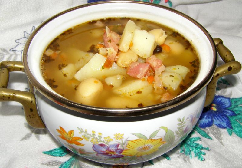 Smaczna zupa fasolowa Smaczna zupa fasolowa