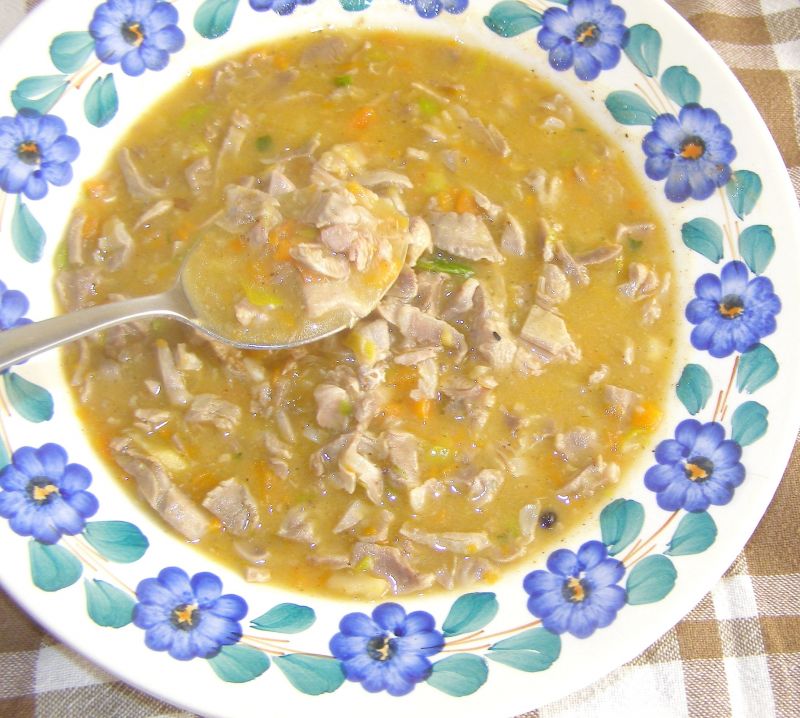 Smaczne żołądki drobiowe a`la flaczki