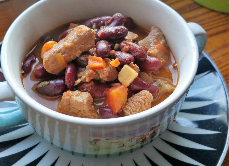 Smaczny kociołek z fasolką  Smaczny kociołek z fasolką