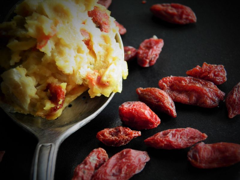 Smalczyk z cieciorki (z jagodami goji) Smalczyk z cieciorki (z jagodami goji)