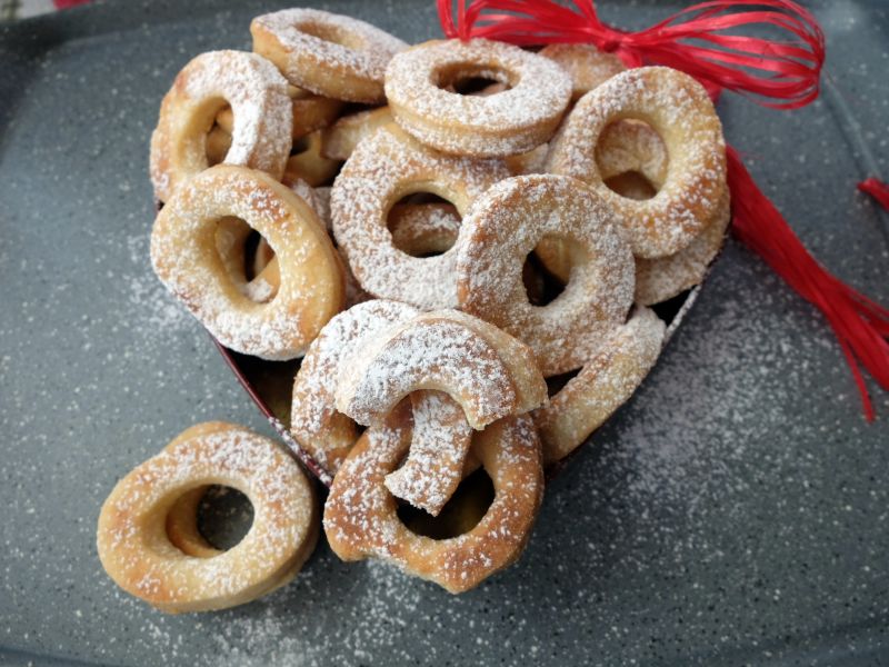 Smalczyki waniliowe - kruche ciasteczka ze smalcem Smalczyki waniliowe - kruche ciasteczka ze smalcem