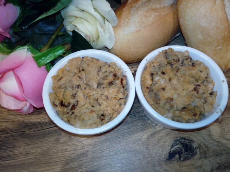 Smalec z fasoli ze słonecznikiem Smalec z fasoli ze słonecznikiem