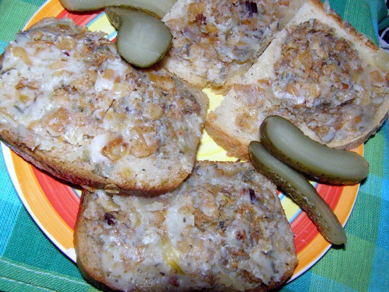 Smalec z jabłkiem,cebulą,czosnkiem,majerankiem