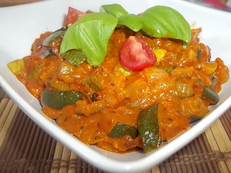 Smażona cukinia curry