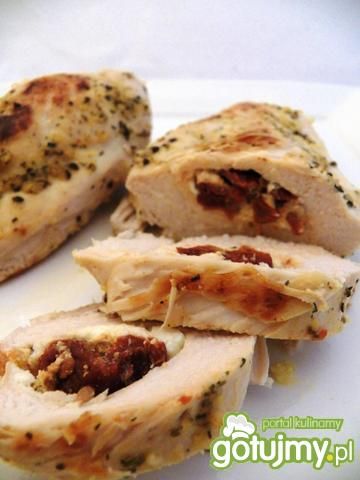 Smażona faszerowana pierś z kurczaka Smażona faszerowana pierś z kurczaka