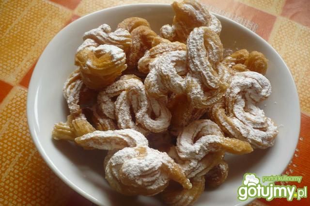 Smażone ciastka ptysiowe Smażone ciastka ptysiowe