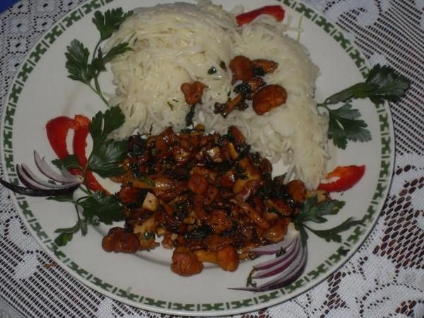 Smażone i duszone kurki z czosnkiem, imb Smażone i duszone kurki z czosnkiem, imb