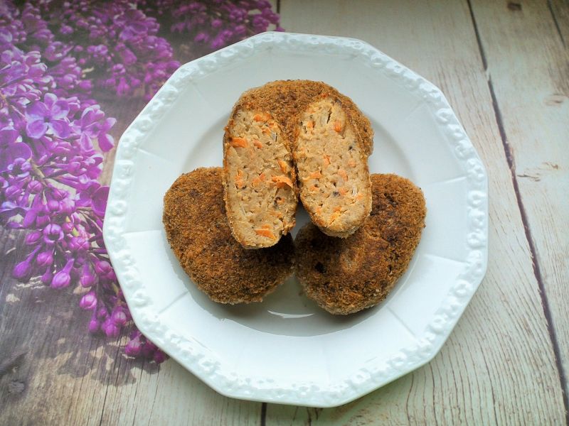 Smażone kotlety mielone z marchewką 