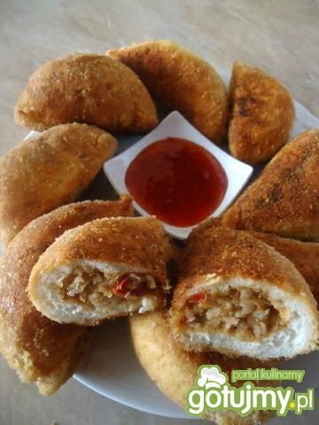 Smażone łódeczki bułaczane z farszem Smażone łódeczki bułaczane z farszem