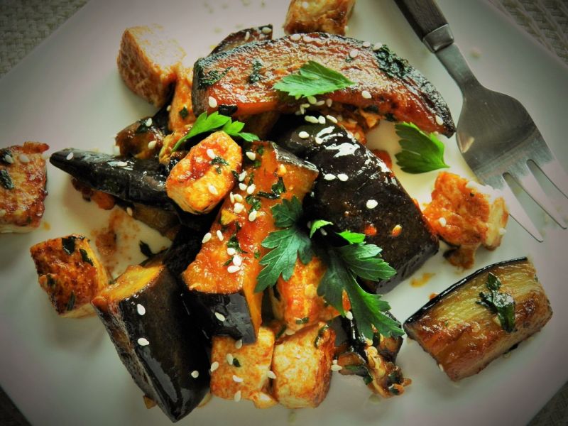 Smażone tofu z bakłażanem Smażone tofu z bakłażanem