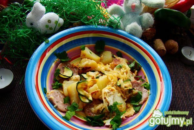 Smażone warzywa z białą kiełbasą 