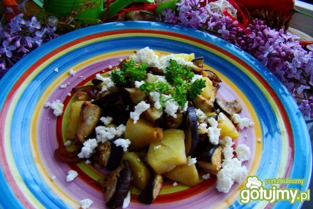 Smażone ziemniaczki z bakłazanem i serem
