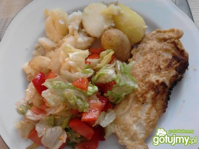 Smażony halibut z młodymi ziemniakami Smażony halibut z młodymi ziemniakami