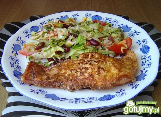 Smażony  Łosoś  z  Sałatką Smażony  Łosoś  z  Sałatką
