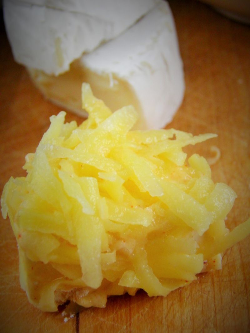 Smażony ser pleśniowy w panierce ziemniaczanej