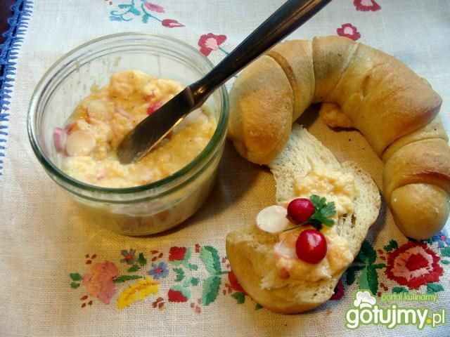 Smażony ser z rzodkiewką 