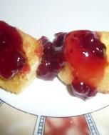 smażony ser z żurawiną
