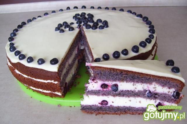 Smerfny torcik serowy z jagodami