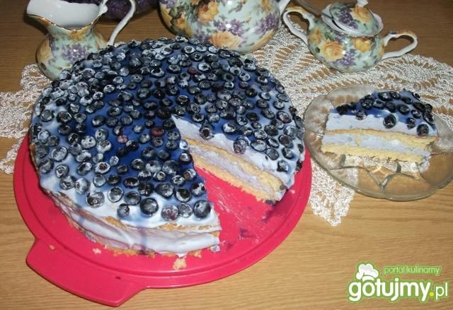 Smerfny tort z jagodami