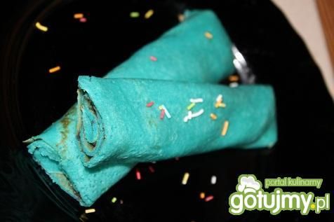 Smerfowe naleśniki z marmoladą . Smerfowe naleśniki z marmoladą .