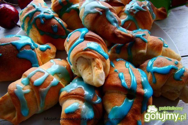 Smerfowe rogaliki z czekoladą