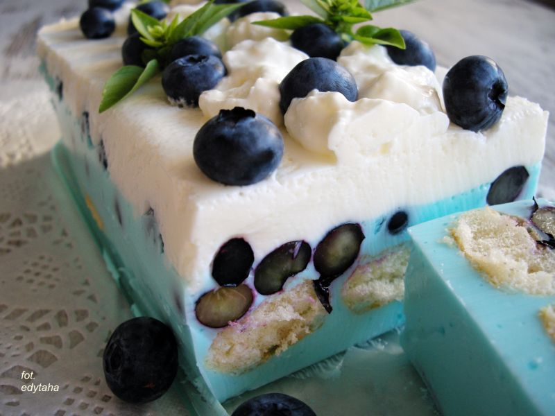 Smerfowy jogurtowiec z borówkami Smerfowy jogurtowiec z borówkami