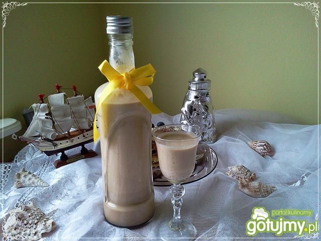 Śmietankowo-waniliowy likier z nutą kawy Śmietankowo-waniliowy likier z nutą kawy