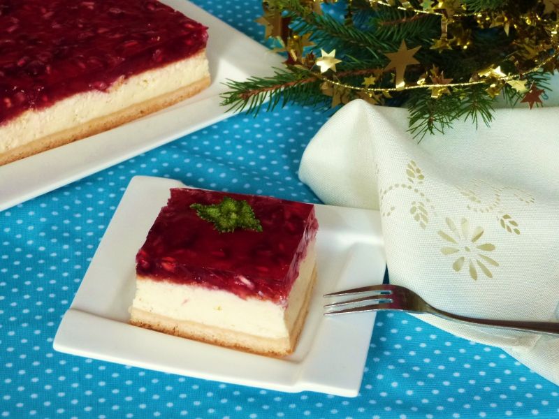 Śmietankowy sernik z granatem 