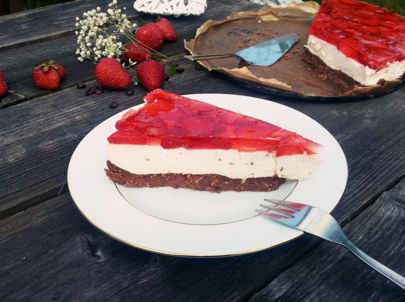 Śmietanowe ciasto z truskawkami Śmietanowe ciasto z truskawkami