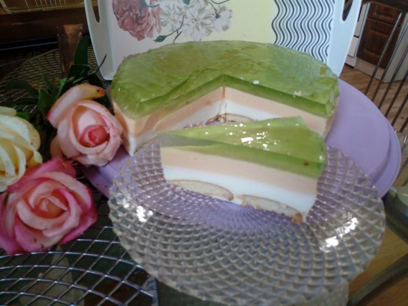 Śmietanowiec na biszkoptach