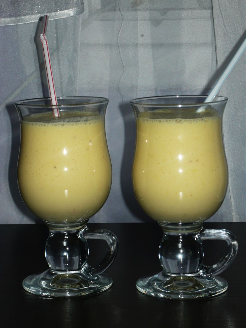 Smoothie bananowo-ananasowe Smoothie bananowo-ananasowe