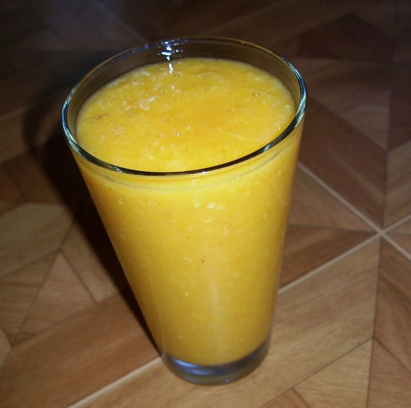 Smoothie jabłko-mandarynka-pomarańcza