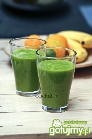 Smoothie pomarańcza-pietruszka-seler Smoothie pomarańcza-pietruszka-seler