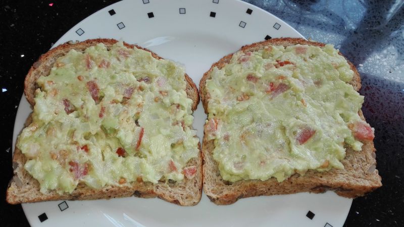 Śniadanie 1 Kanapki z awokado - Dieta 1200 kalorii Śniadanie 1 Kanapki z awokado - Dieta 1200 kalorii