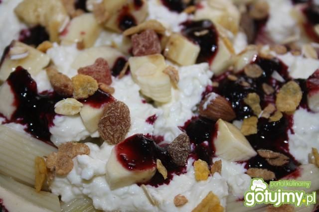 Śniadanie owocowe z musli Śniadanie owocowe z musli