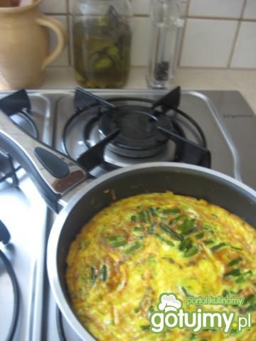 Śniadaniowa frittata z fasolką. Śniadaniowa frittata z fasolką.