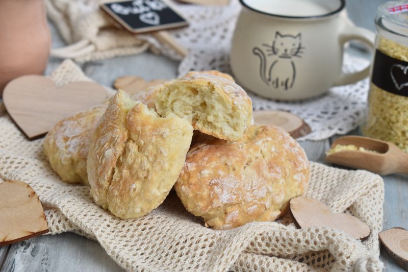 Śniadaniowe bułki na jogurcie z płatkami Śniadaniowe bułki na jogurcie z płatkami