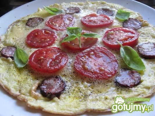Śniadaniowy omlet z pomidorami 