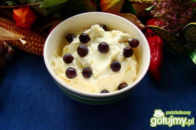 Śniadaniowy serek z winogronami  Śniadaniowy serek z winogronami