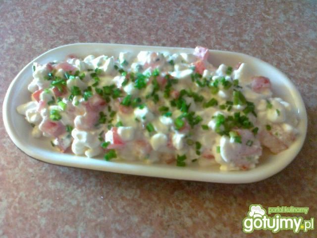 Śniadaniowy twarożek z pomidorem 