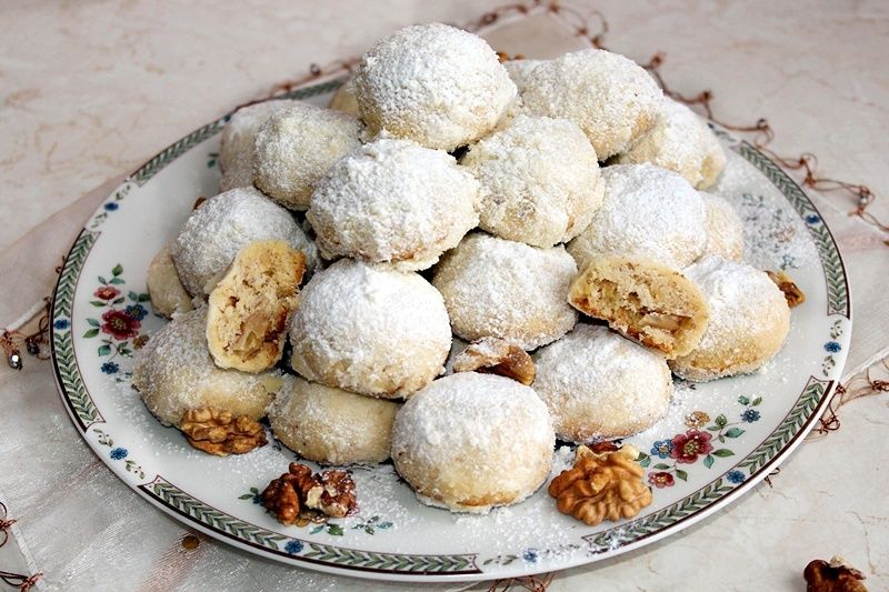 Śniegowe kule - zimowe ciasteczka mocno orzechowe 