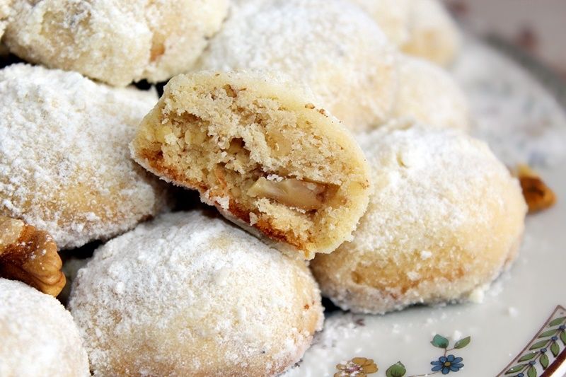 Śniegowe kule - zimowe ciasteczka mocno orzechowe 