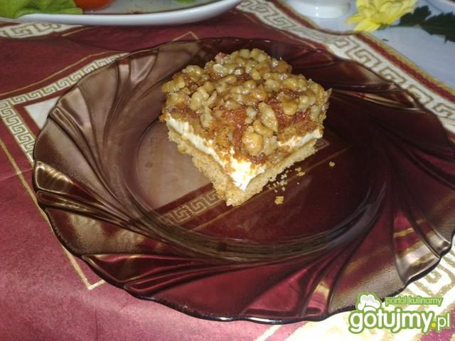 Snikers z masą budyniową