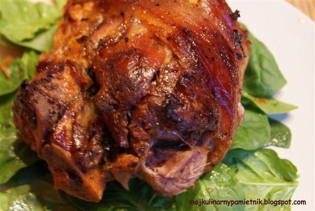 Soczysta golonka z rękawa