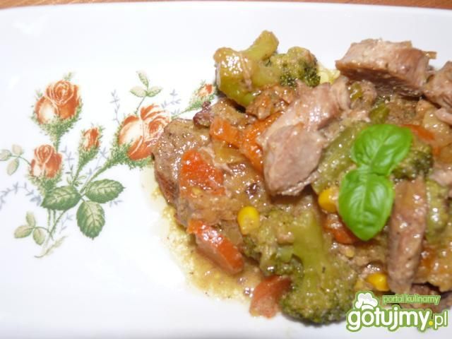 Soczysta karkówka z warzywami