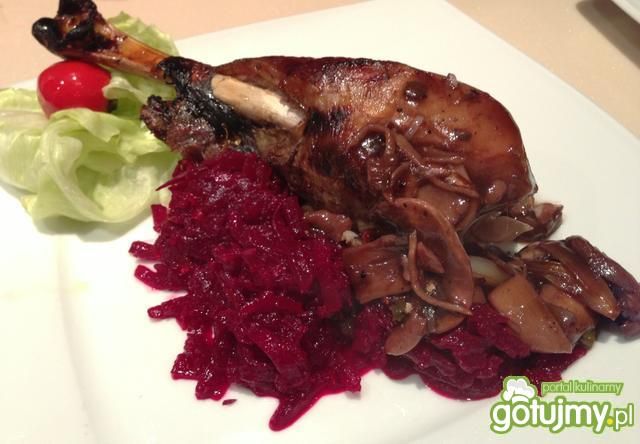 Soczysta nóżka z indyka. Soczysta nóżka z indyka.