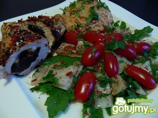 Soczysta pierś z kurczaka ze śliwką